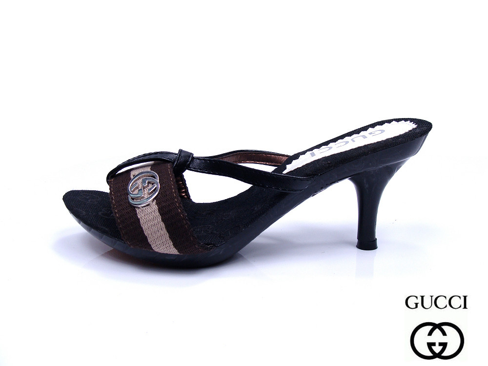 gucci sandals098
